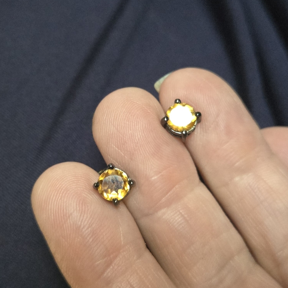 Citrine .75k Sterling & Rhodium Stud Earrings - Picture 4 of 7